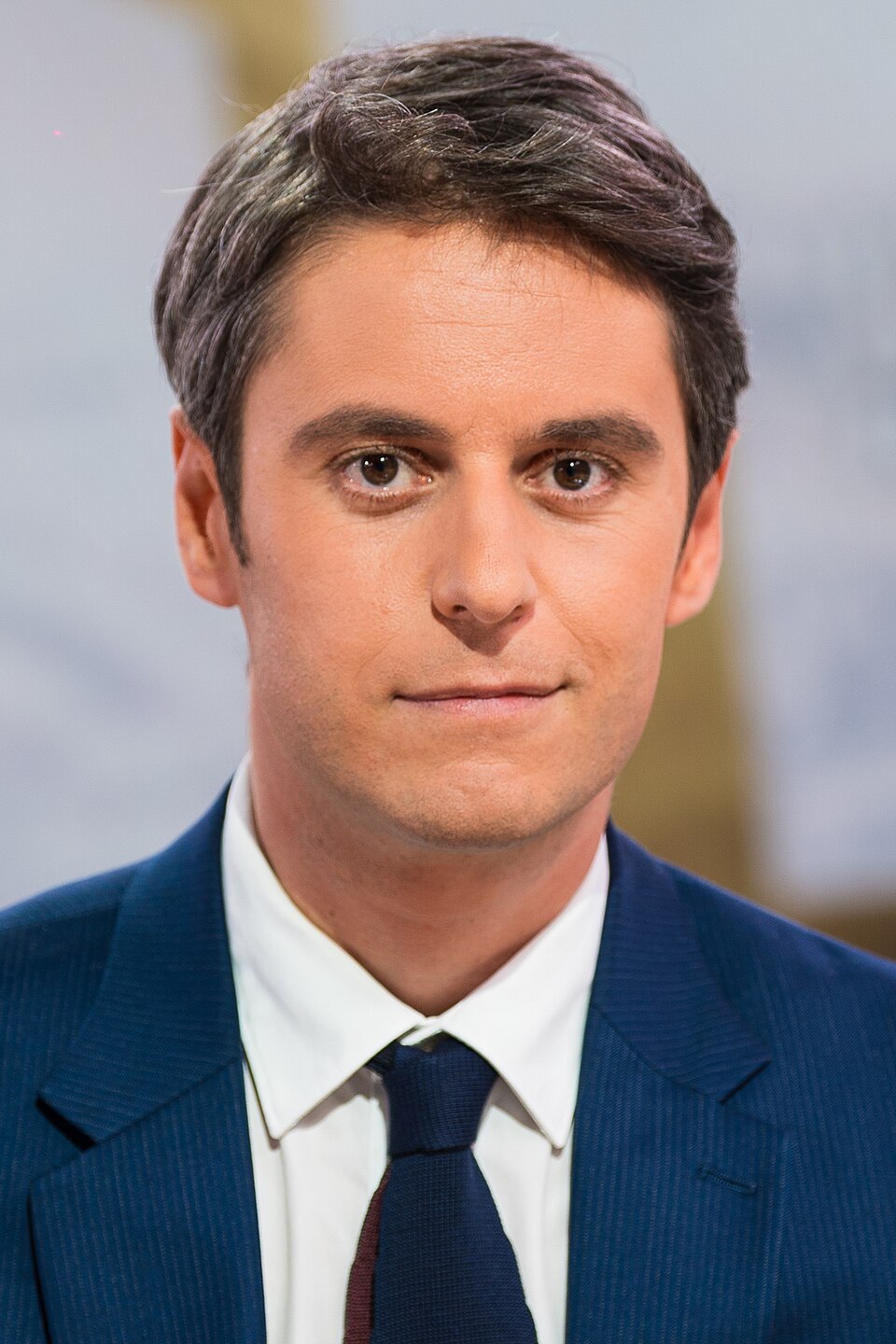 Portrait de Gabriel Attal, Renaissance